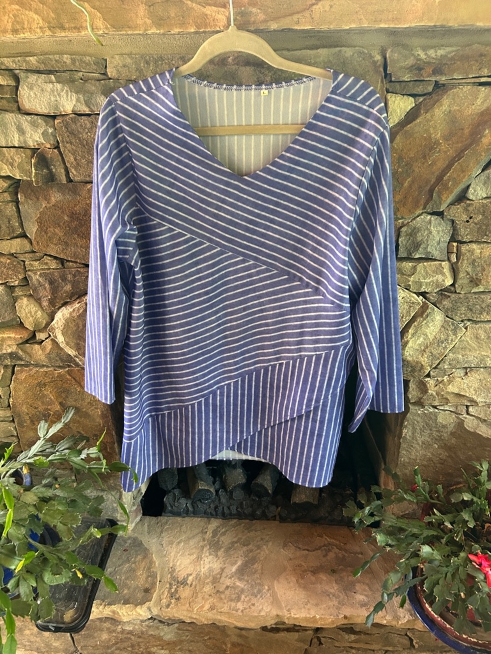 Striped Lightweight Purple & White V-Neck Tunic with Diagonal Stripes; Size L